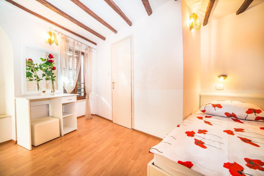 Apartments Dominik Rovinj Luaran gambar